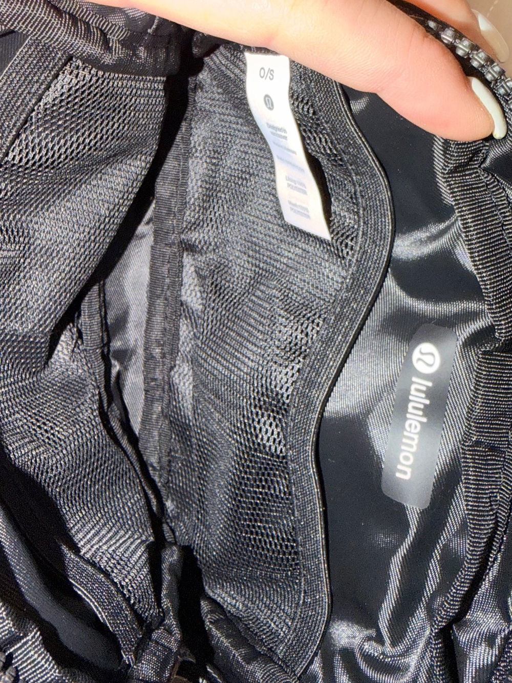 Lululemon Everywhere Belt Bag NWT - Picture 5 of 8